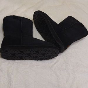 Emu boots- stinger lo - black/noir-size 7